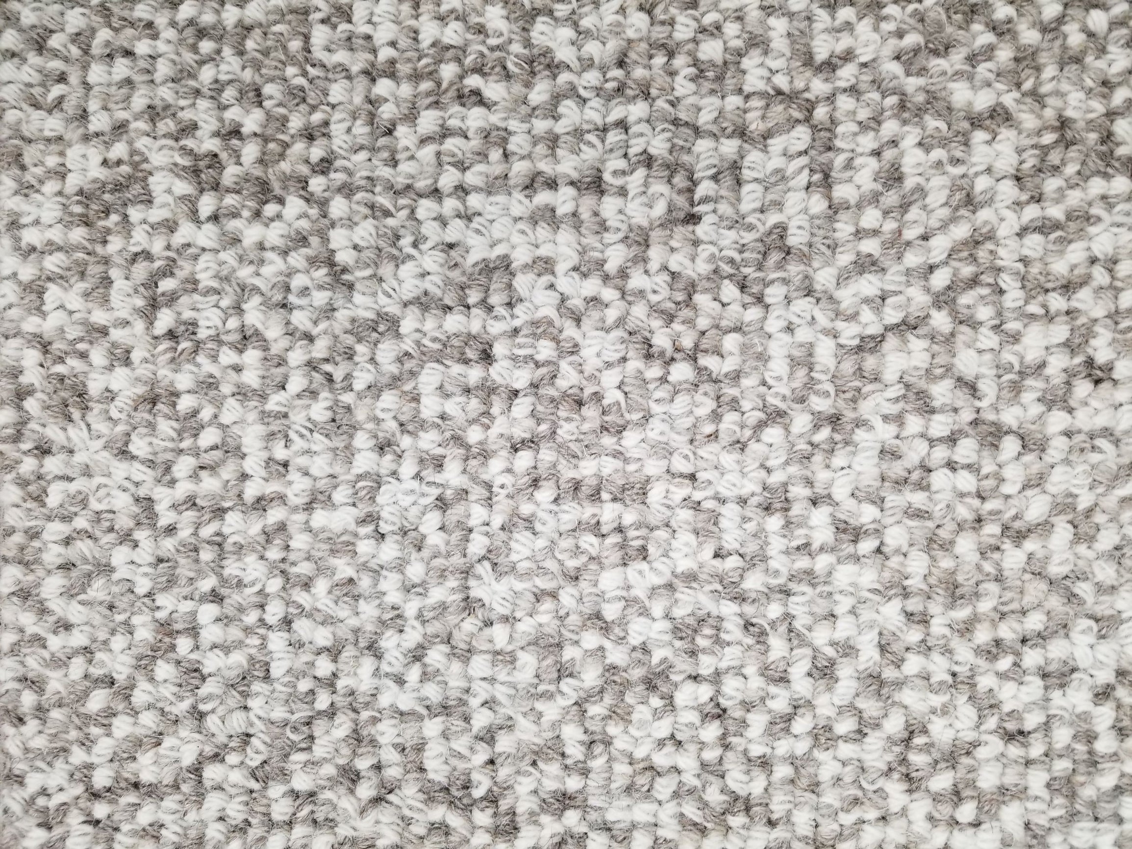 Berlin rug in textured design in medium 
grey 