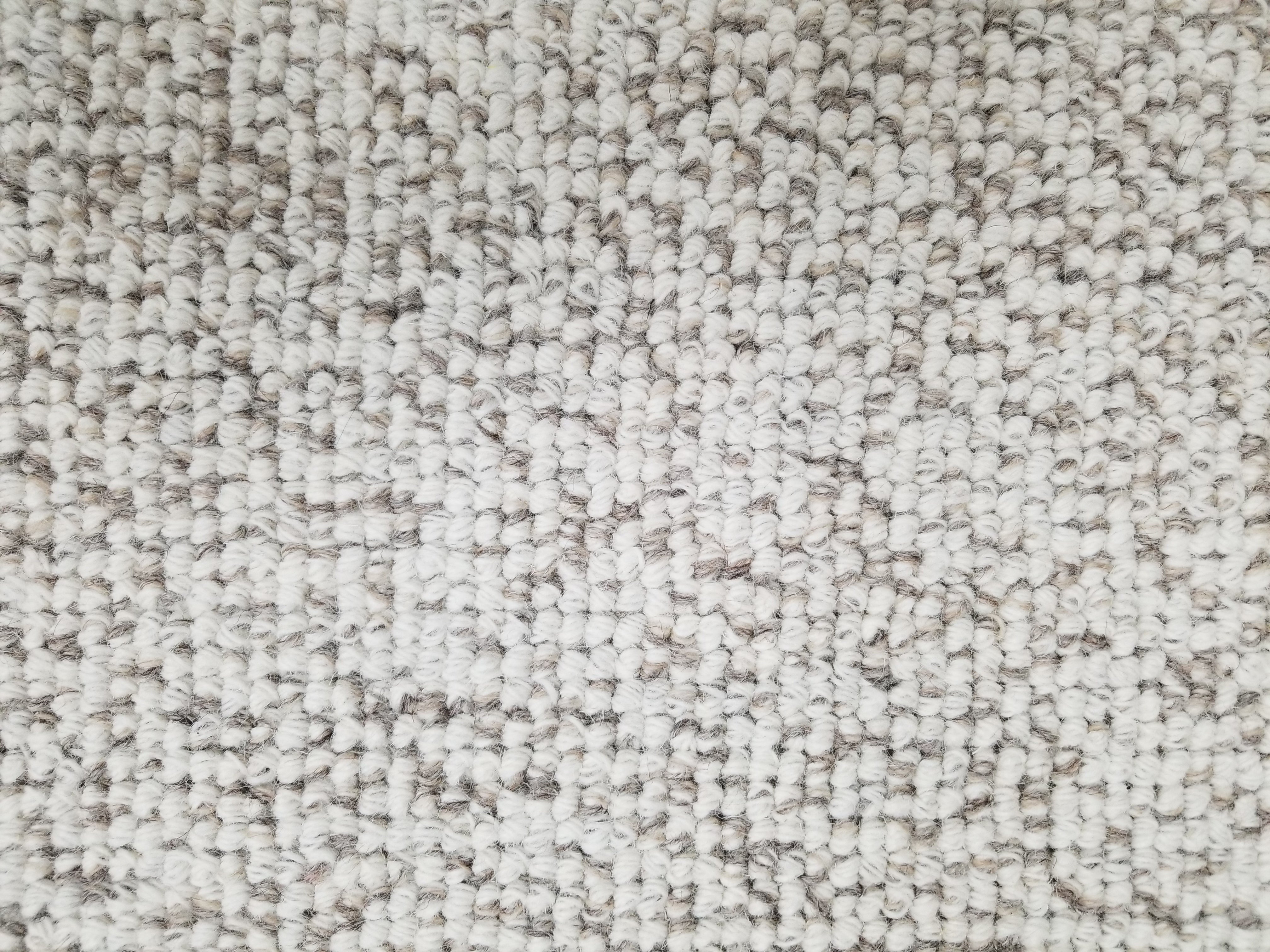 Berlin rug in textured design in speckled grey 