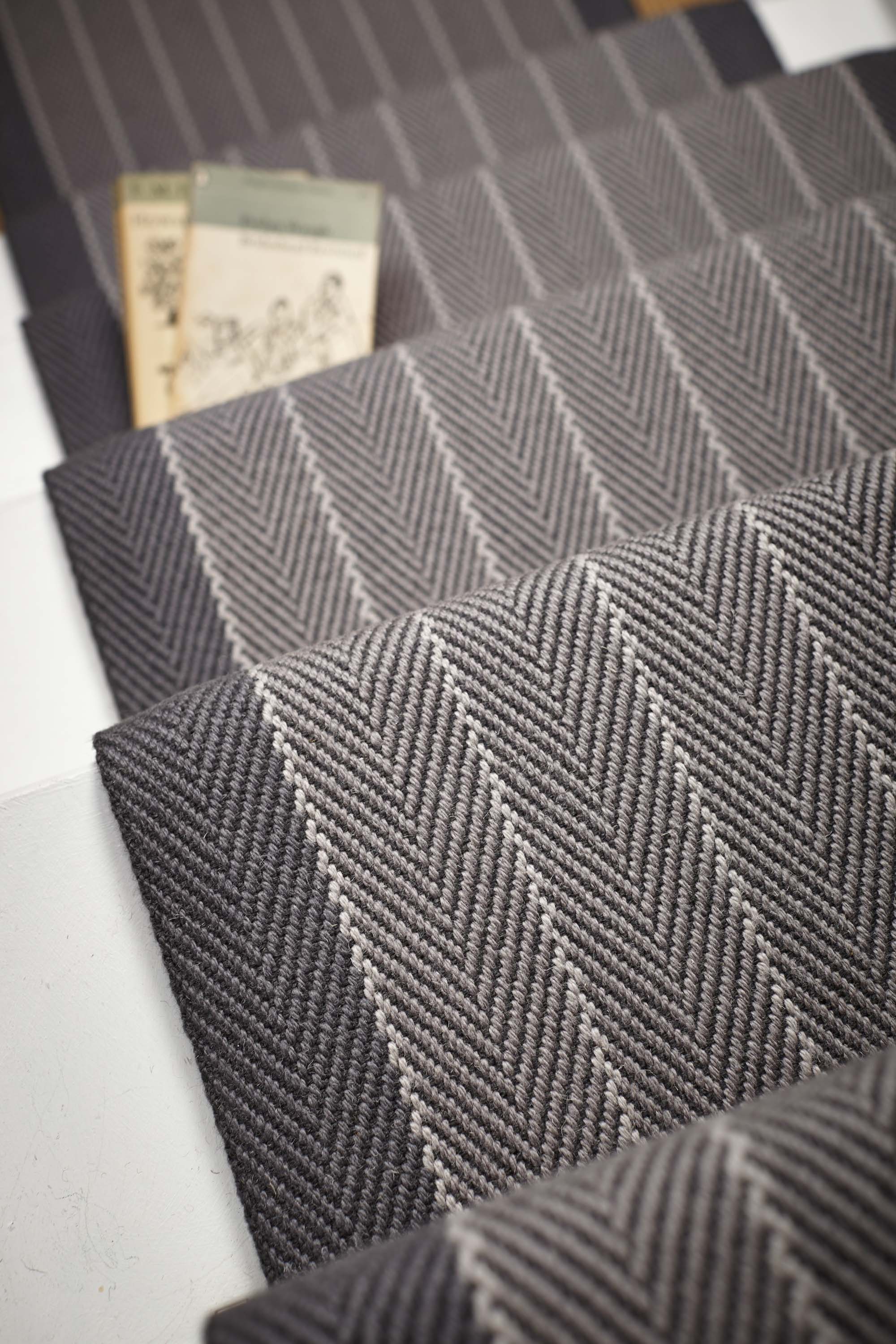 Striped flatweave runner in light grey and dark grey 