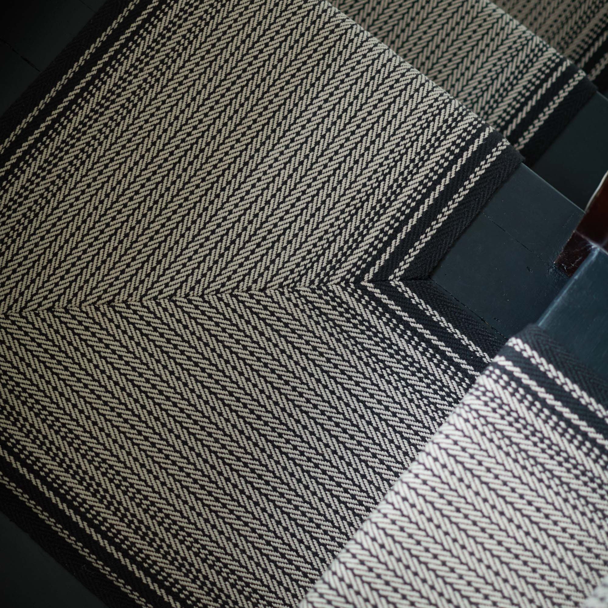 Striped flatweave runner in black and white