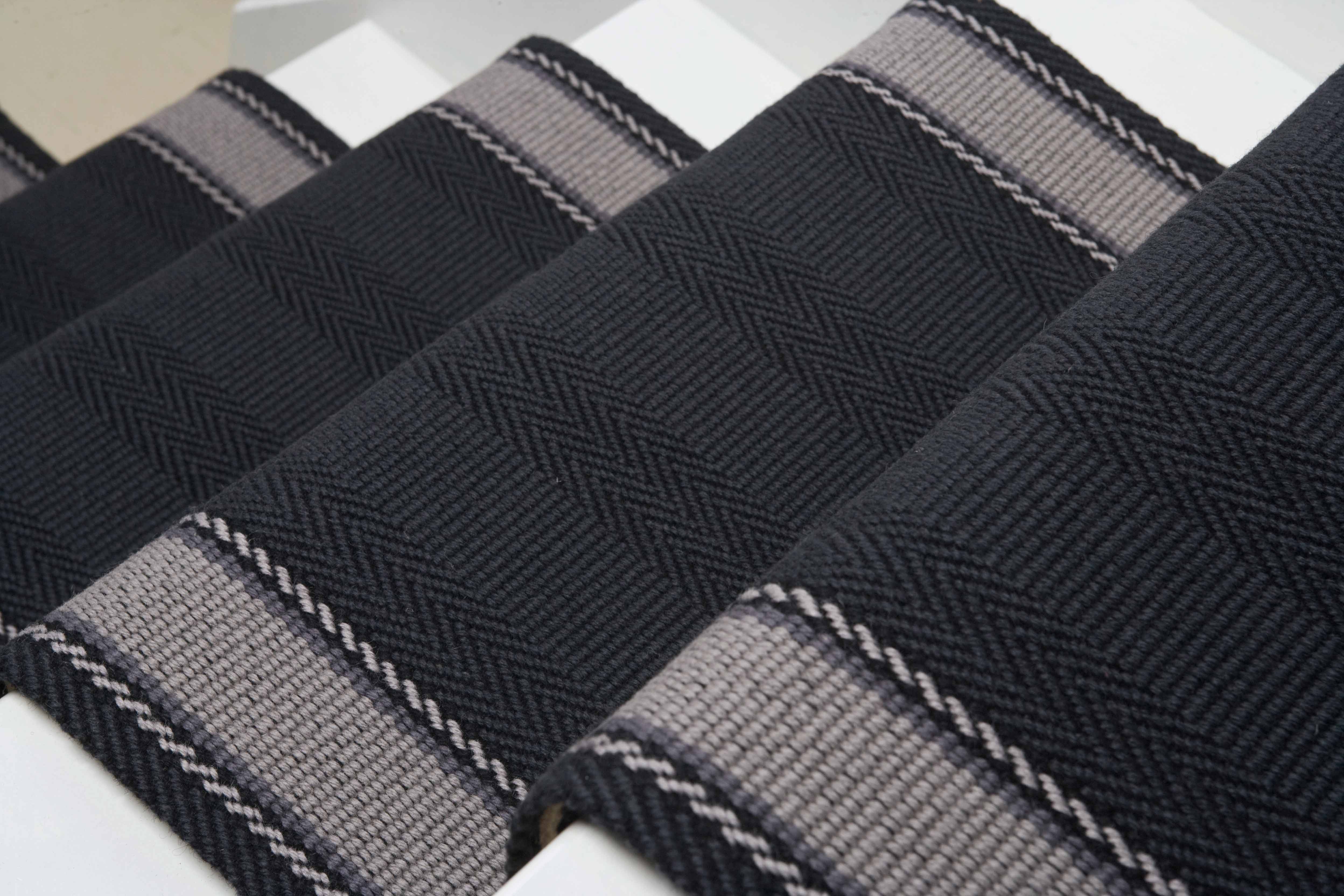 Striped flatweave runner in black and white