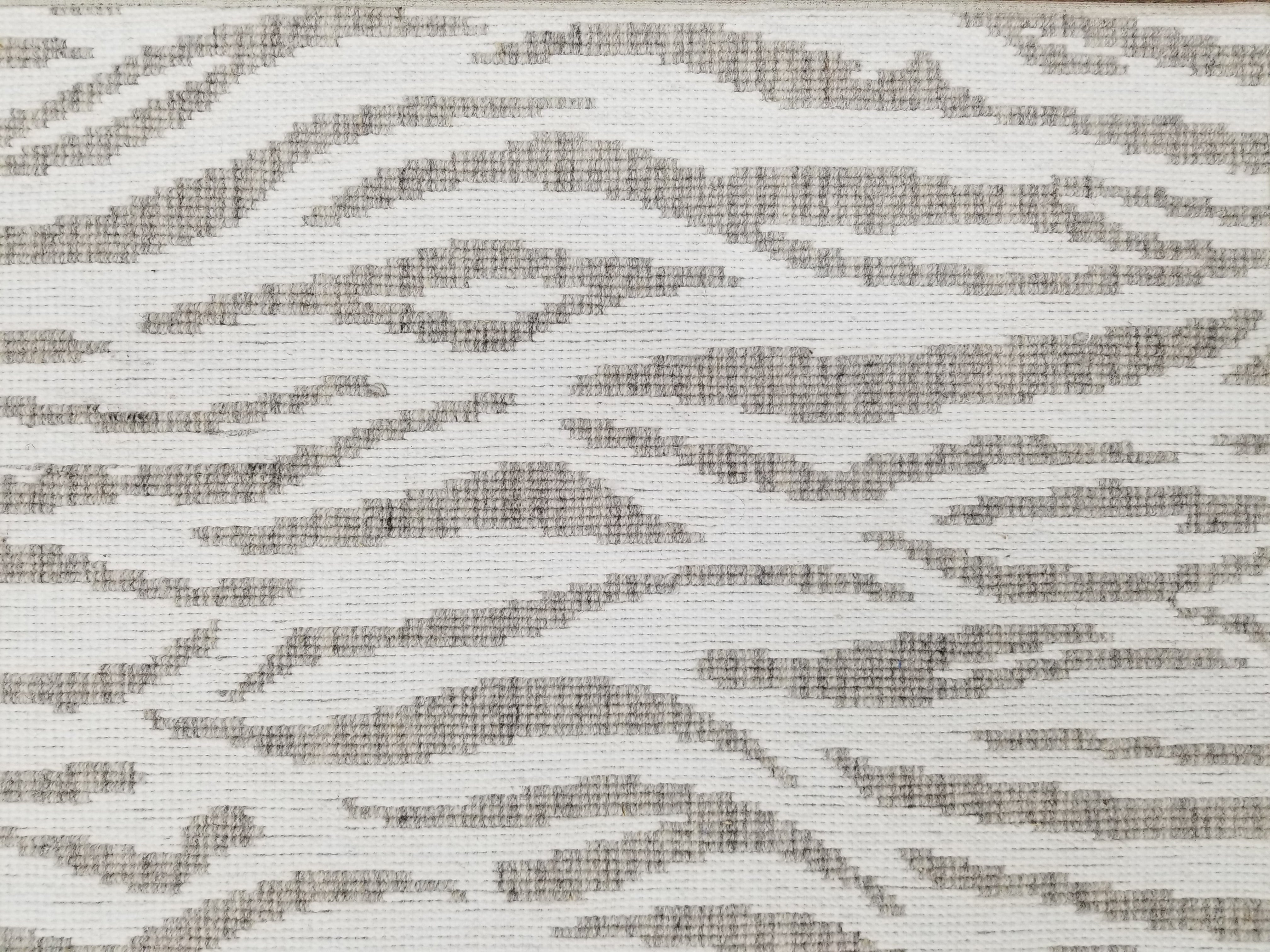 Berlin animal rug design in light grey