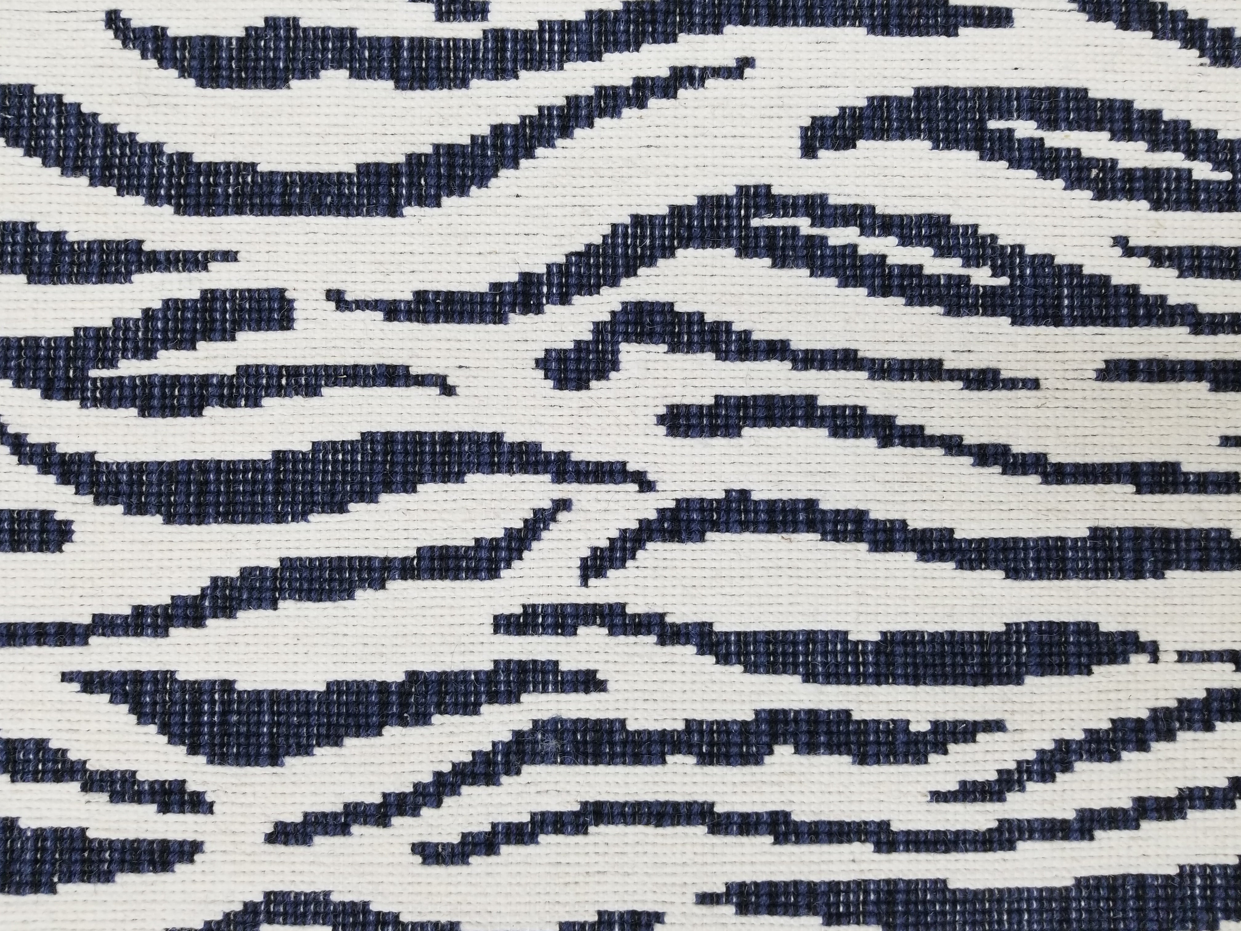 Berlin animal rug design in navy blue