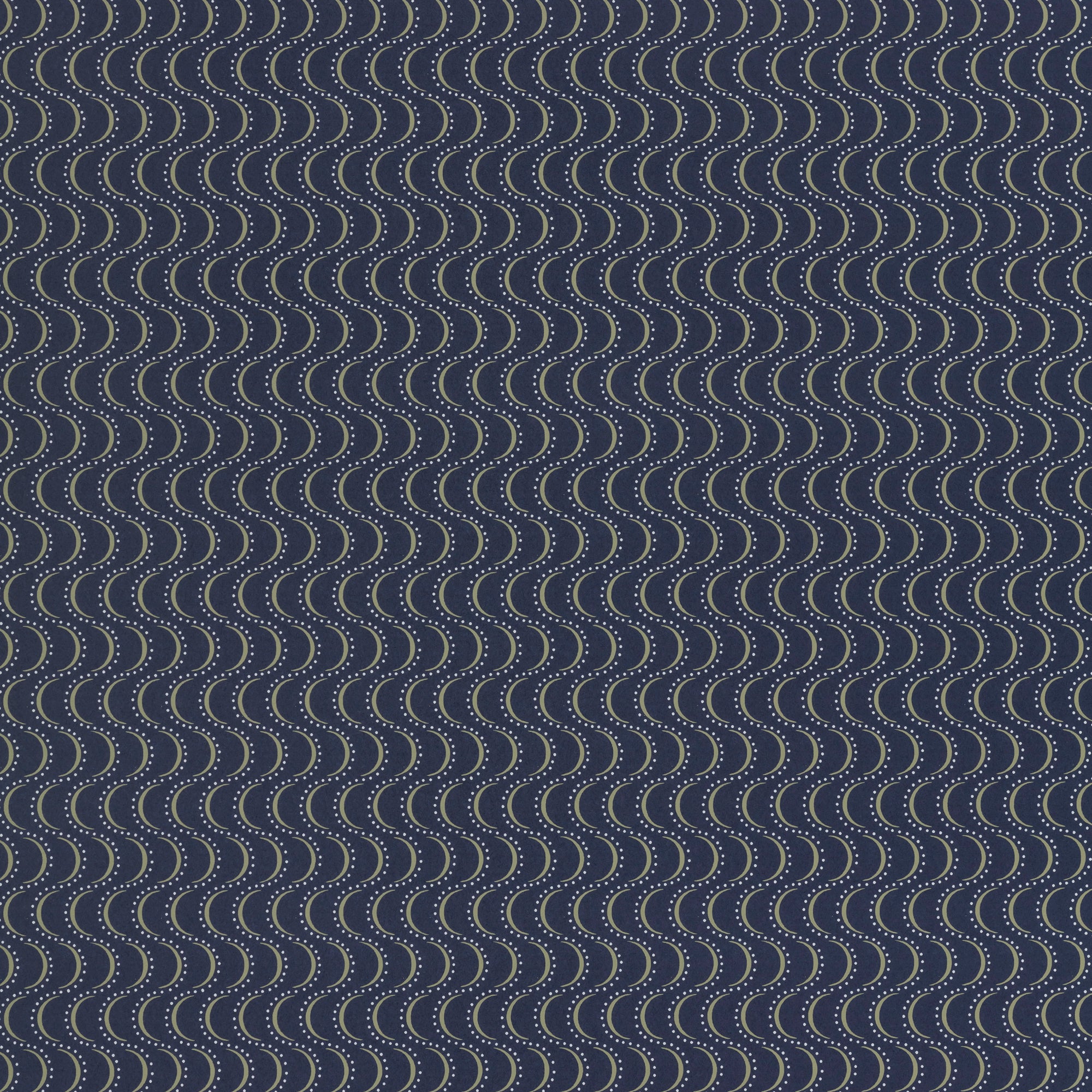Wallpaper panel in an undulating stripe pattern in white and mustard on a dark navy field.